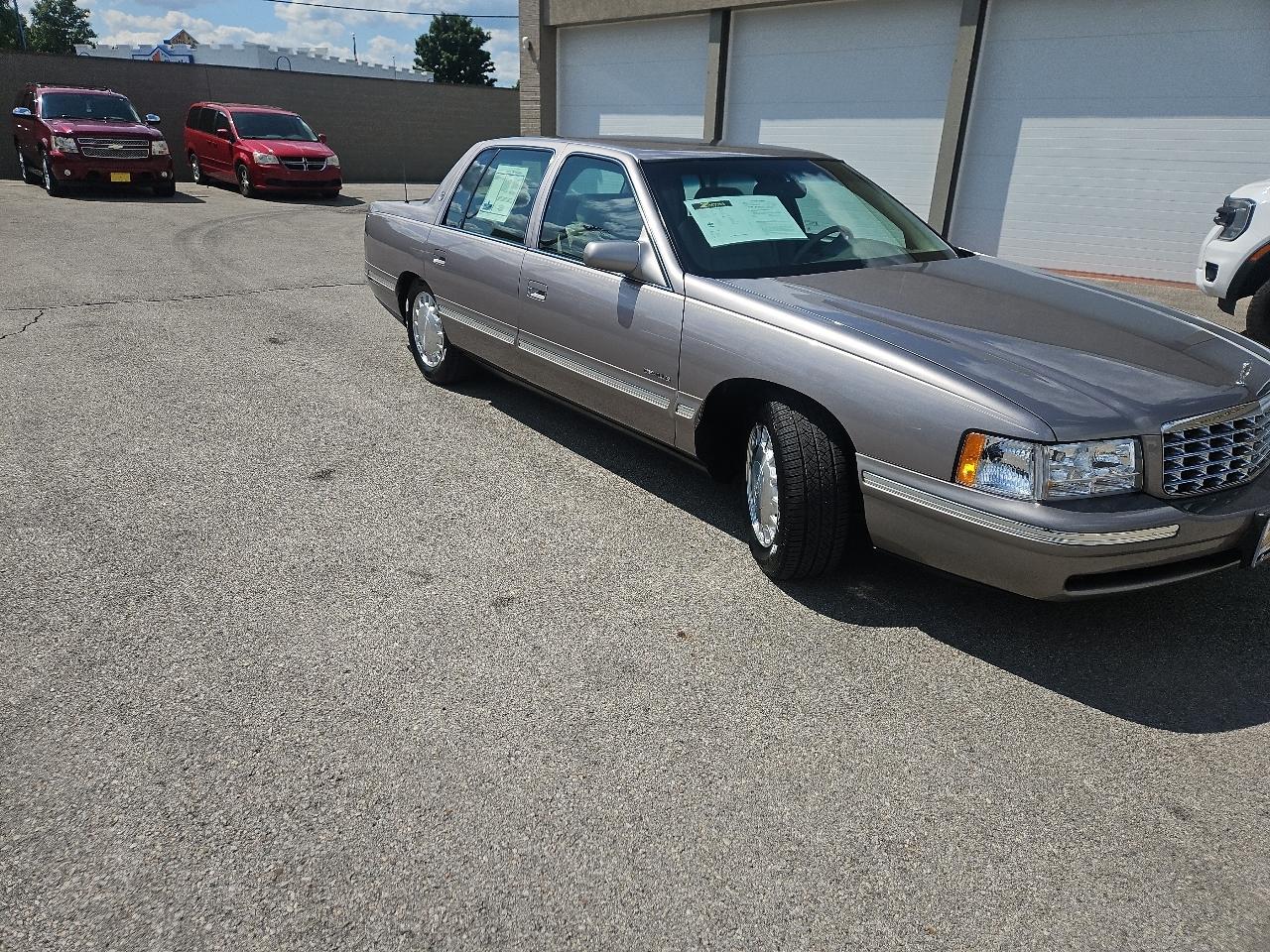 Cadillac DeVille Base 1998