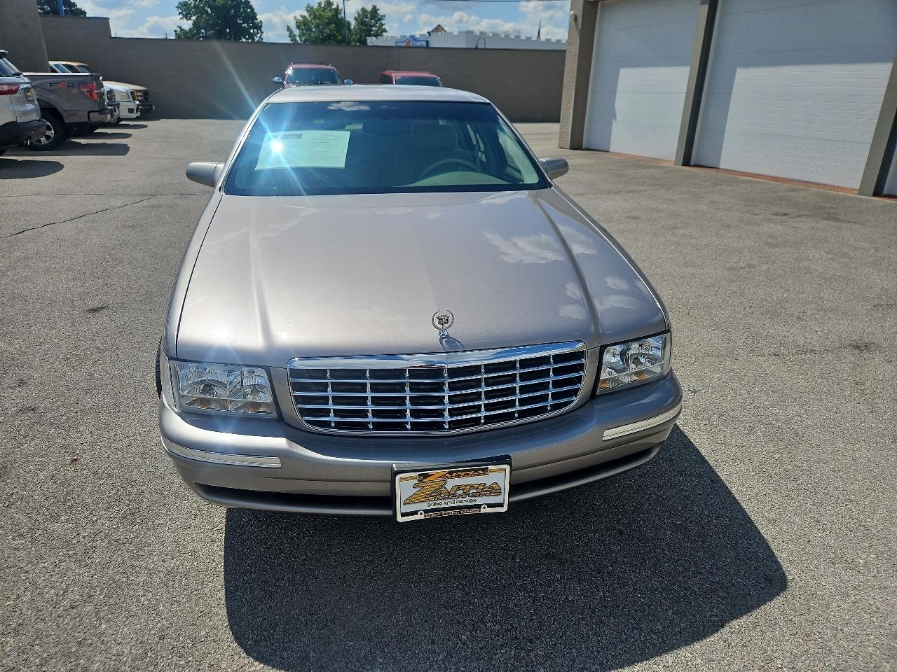 Cadillac DeVille Base 1998