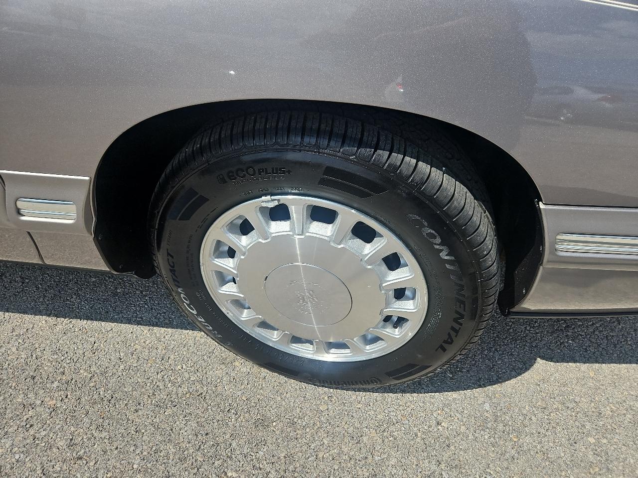 Cadillac DeVille Base 1998