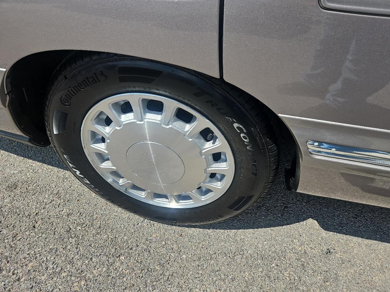 Cadillac DeVille Base 1998