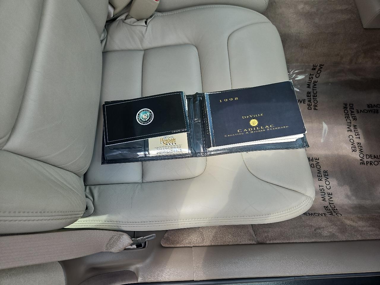 Cadillac DeVille Base 1998