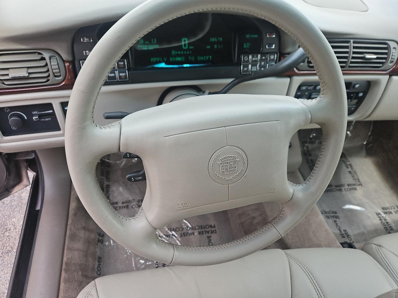 Cadillac DeVille Base 1998
