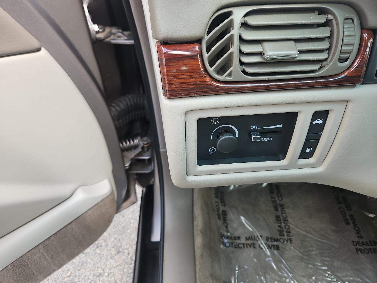 Cadillac DeVille Base 1998