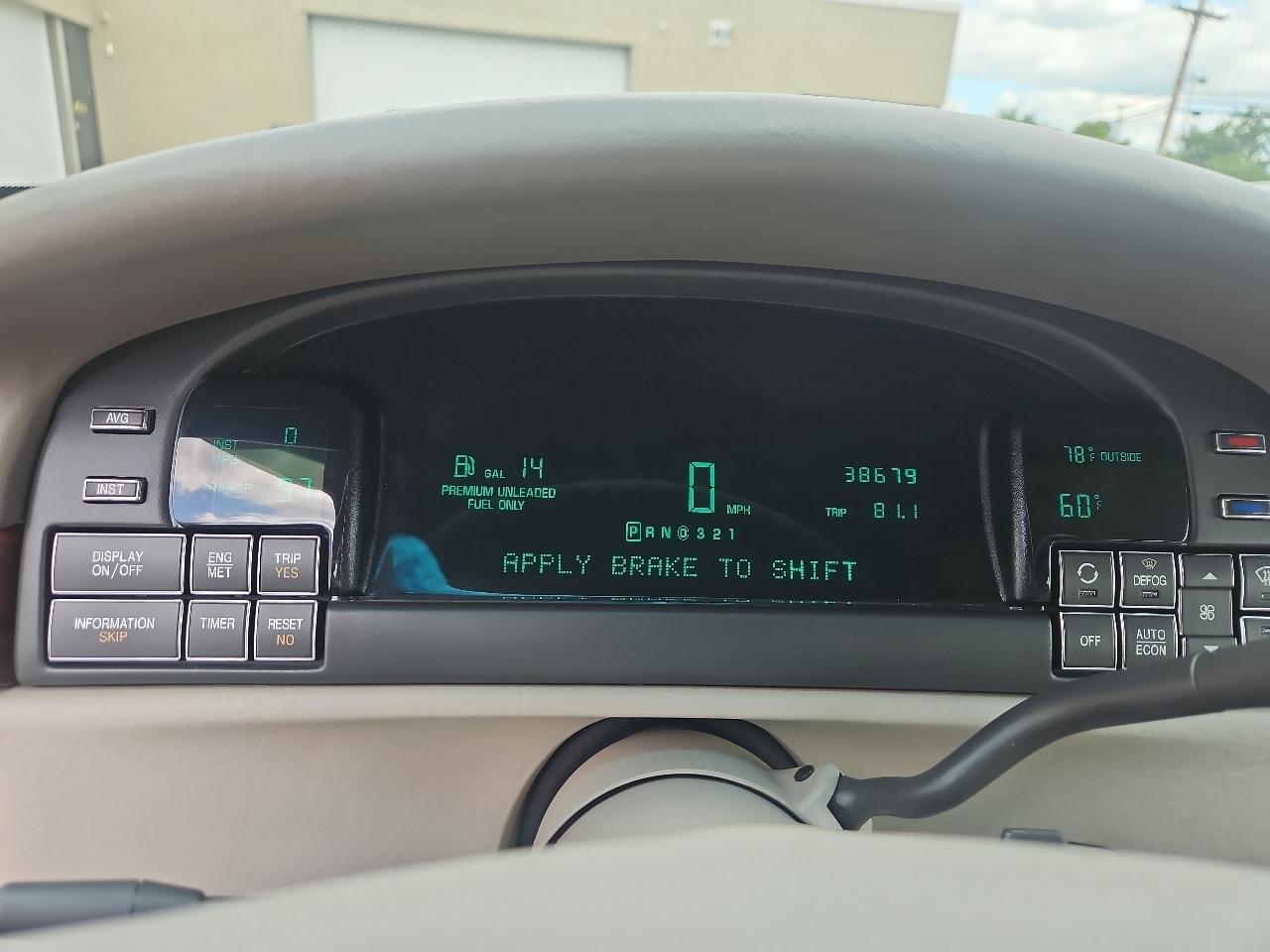 Cadillac DeVille Base 1998