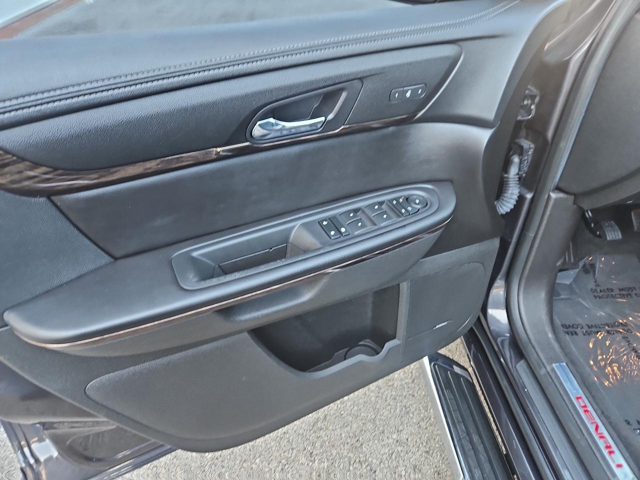 GMC Acadia Denali AWD 2014