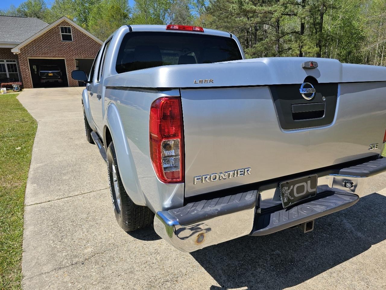 Nissan Frontier 2WD 00 SE King Cab V6 Auto DR 2009
