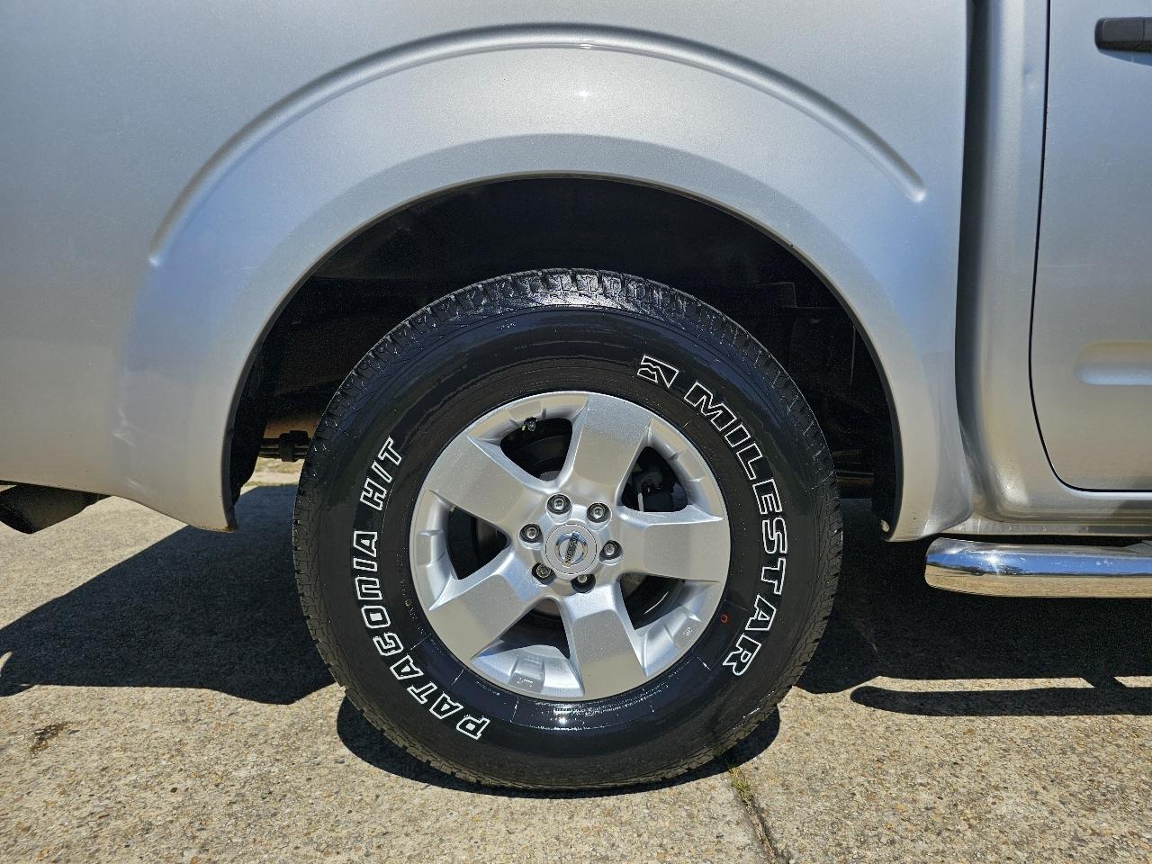 Nissan Frontier 2WD 00 SE King Cab V6 Auto DR 2009