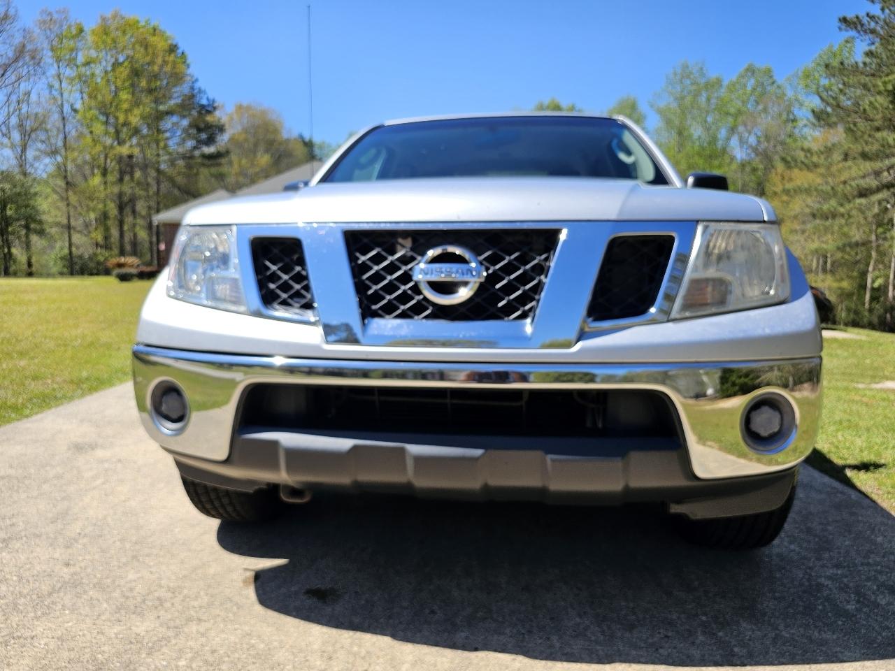 Nissan Frontier 2WD 00 SE King Cab V6 Auto DR 2009