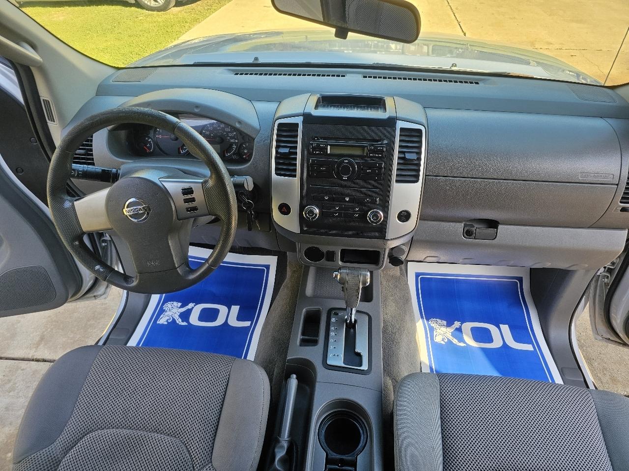 Nissan Frontier 2WD 00 SE King Cab V6 Auto DR 2009