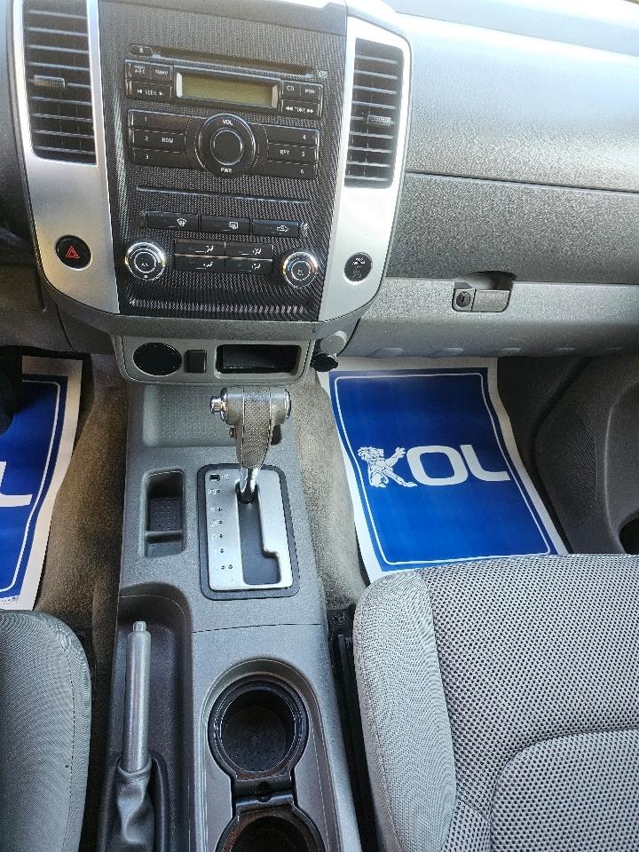 Nissan Frontier 2WD 00 SE King Cab V6 Auto DR 2009