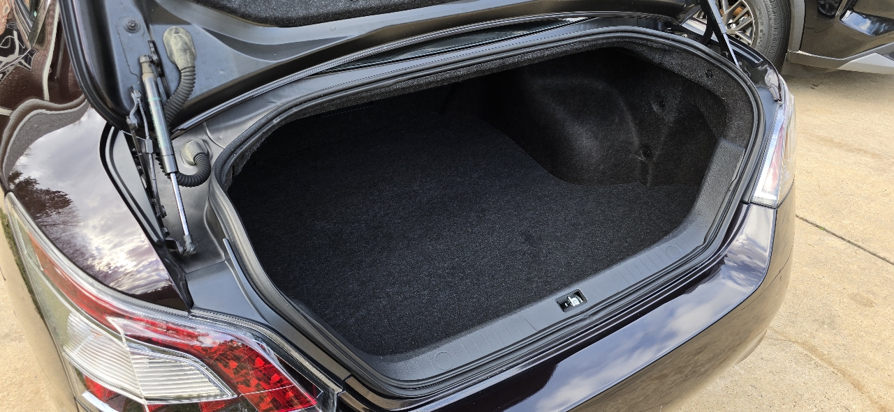 Nissan Maxima SV 2012