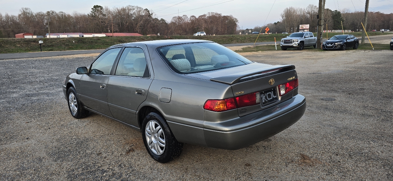 Toyota Camry XLE 2001