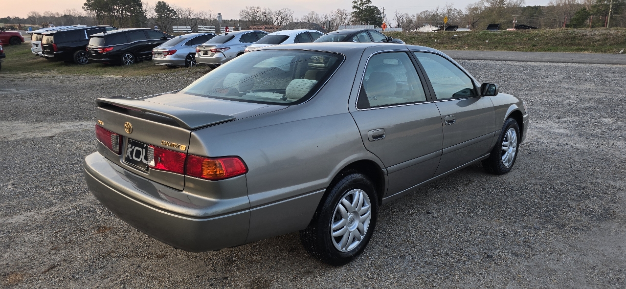 Toyota Camry XLE 2001