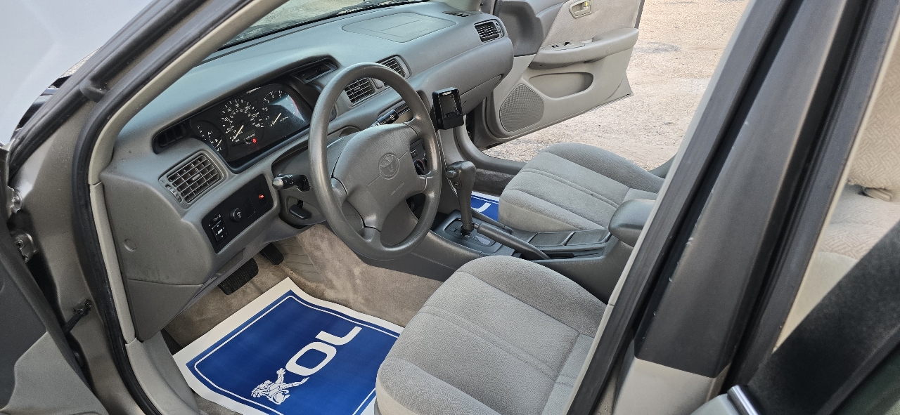 Toyota Camry XLE 2001