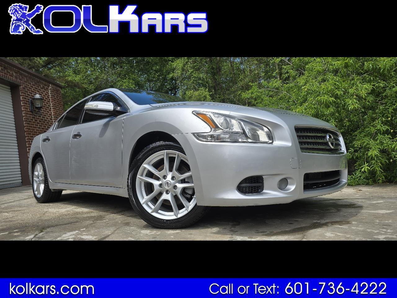 Nissan Maxima SV 2011