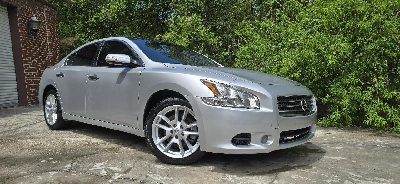 Nissan Maxima SV 2011
