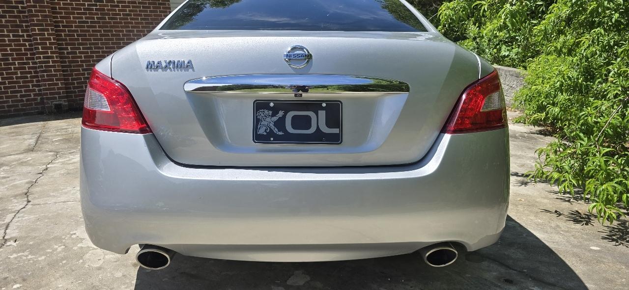 Nissan Maxima SV 2011