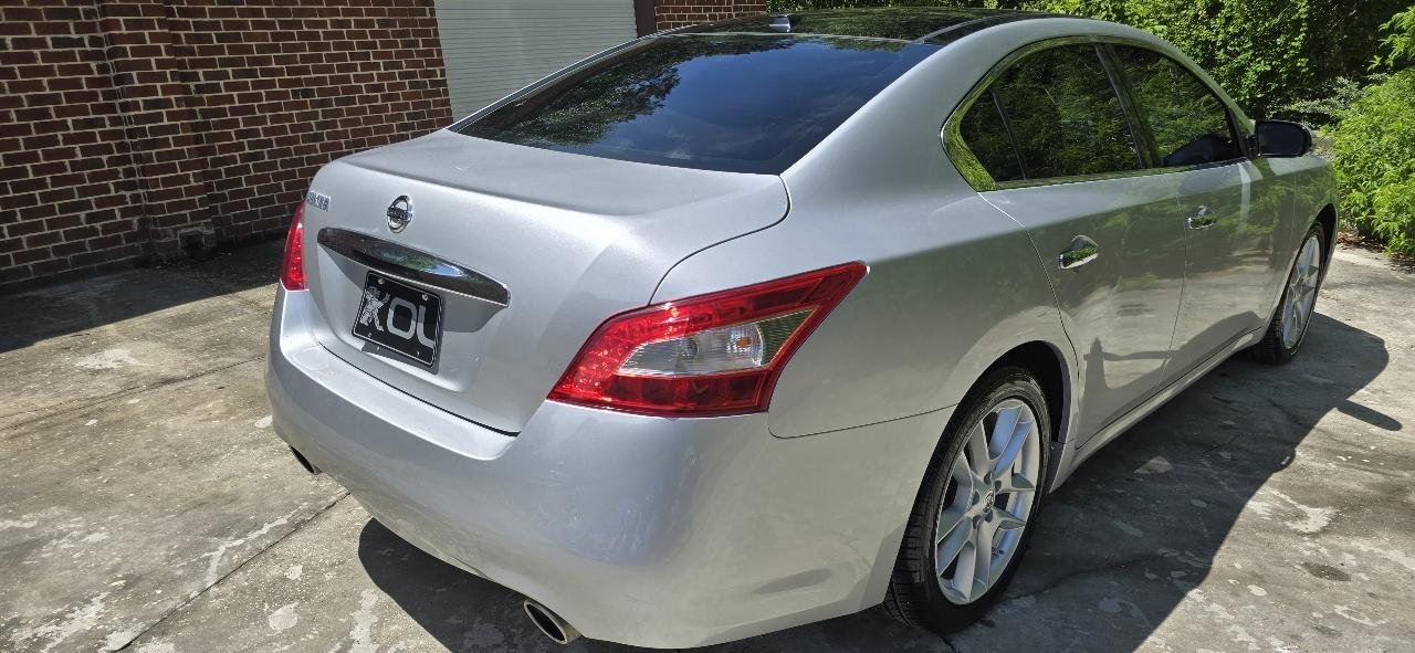 Nissan Maxima SV 2011