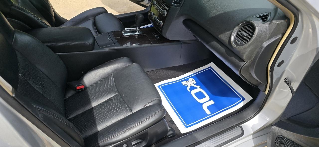 Nissan Maxima SV 2011