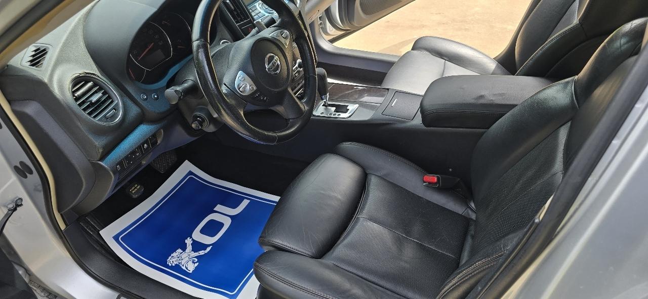 Nissan Maxima SV 2011