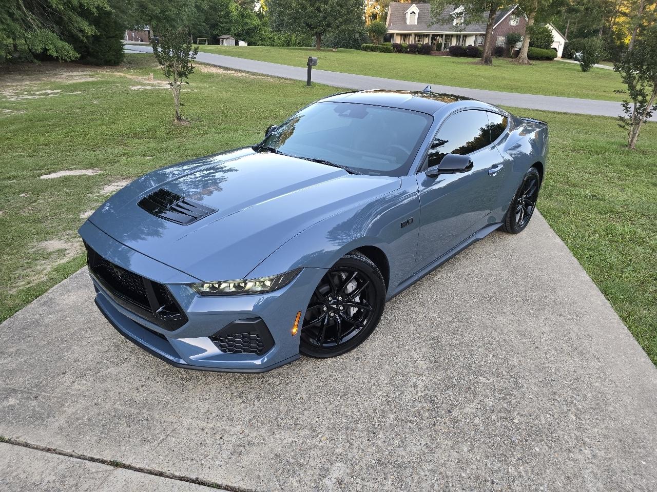 Ford Mustang GT Premium Coupe 2025