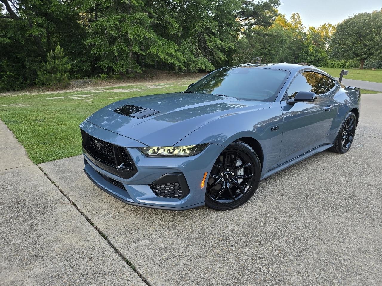 Ford Mustang GT Premium Coupe 2025