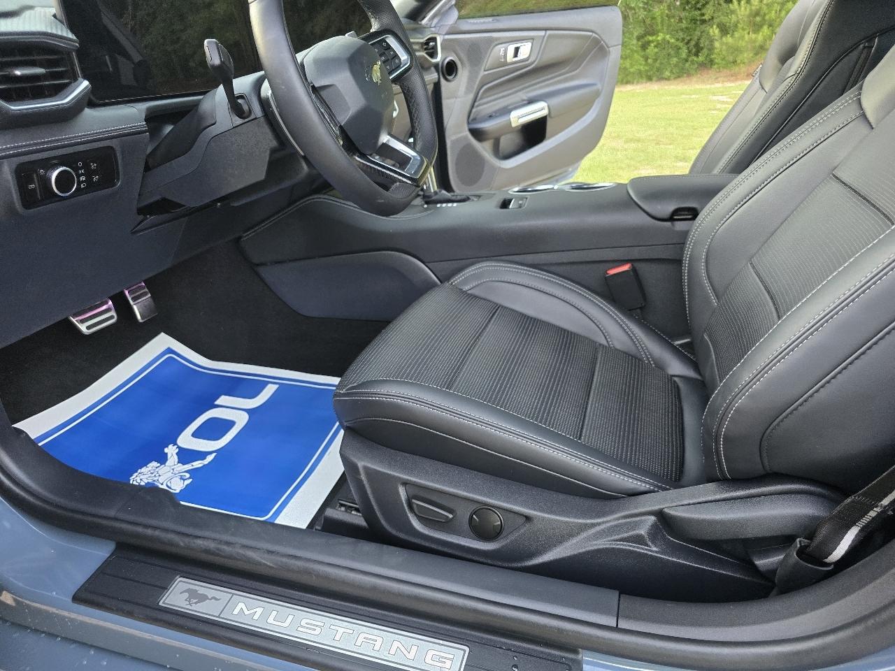 Ford Mustang GT Premium Coupe 2025