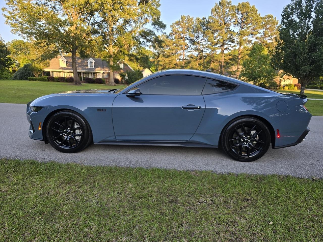Ford Mustang GT Premium Coupe 2025