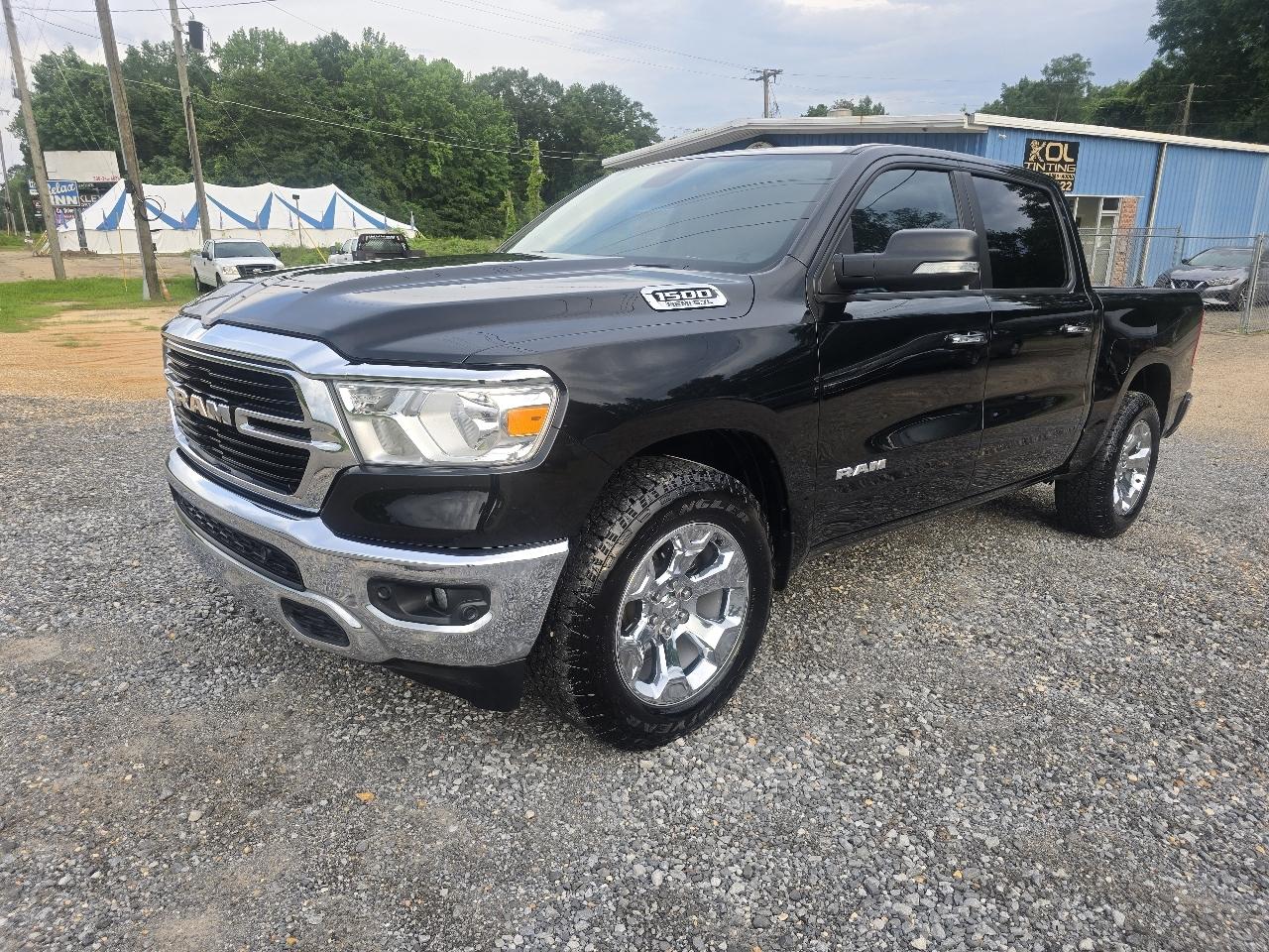 RAM 1500 Big Horn Crew Cab SWB 4WD 2020