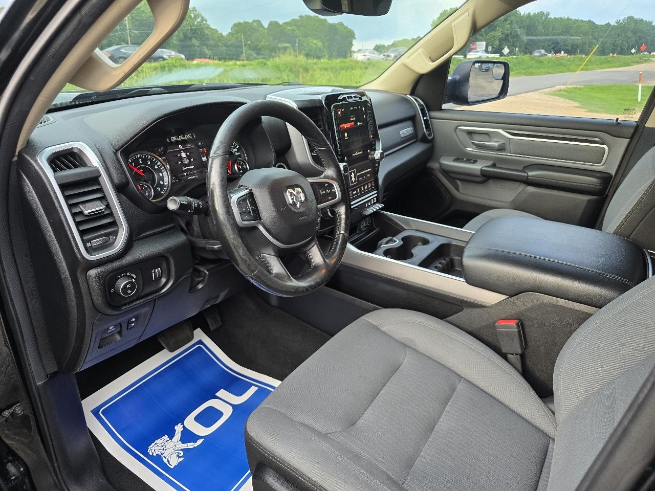 RAM 1500 Big Horn Crew Cab SWB 4WD 2020