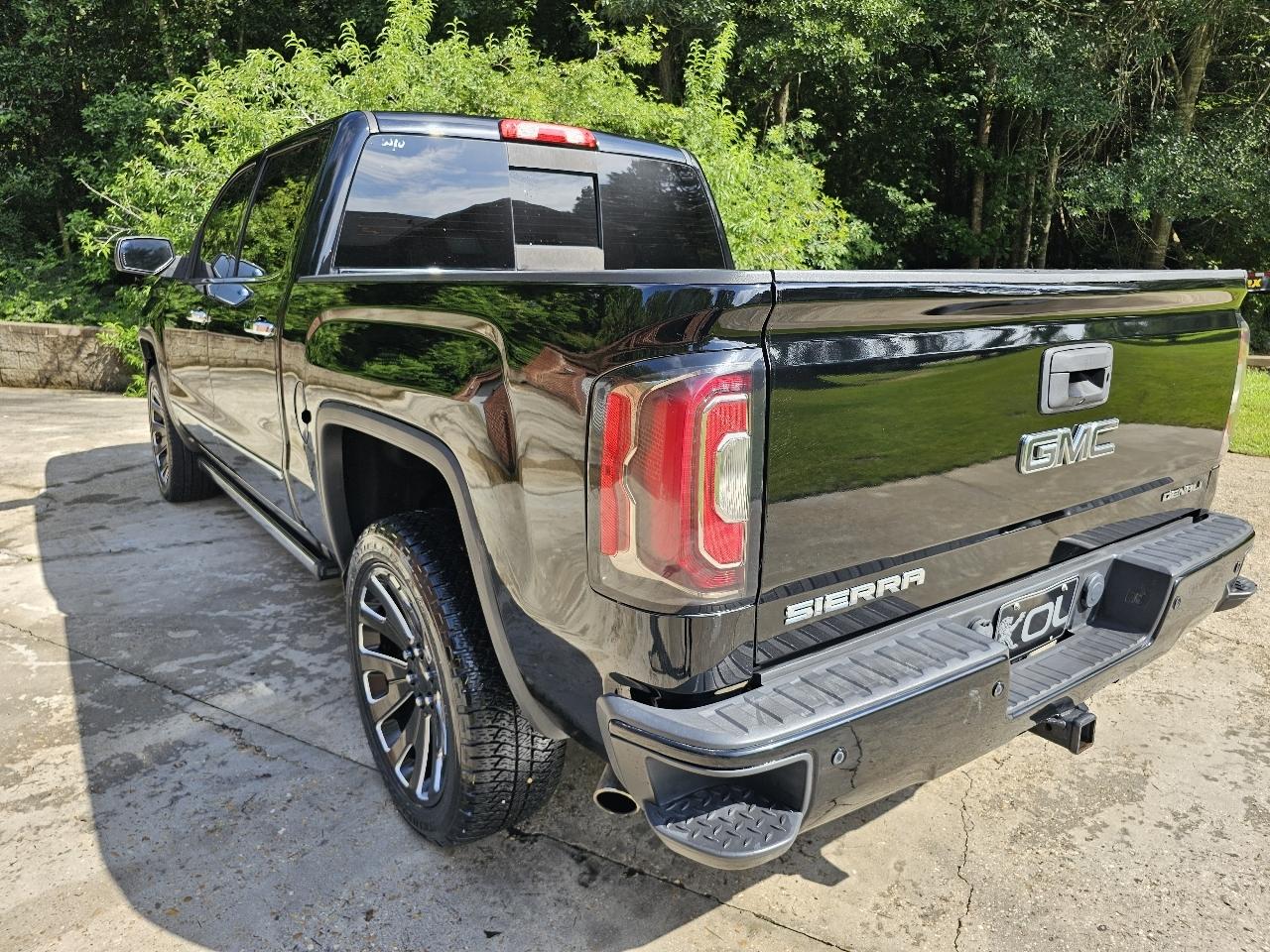 GMC Sierra 1500 2WD Crew Cab 143.5" Denali 2016