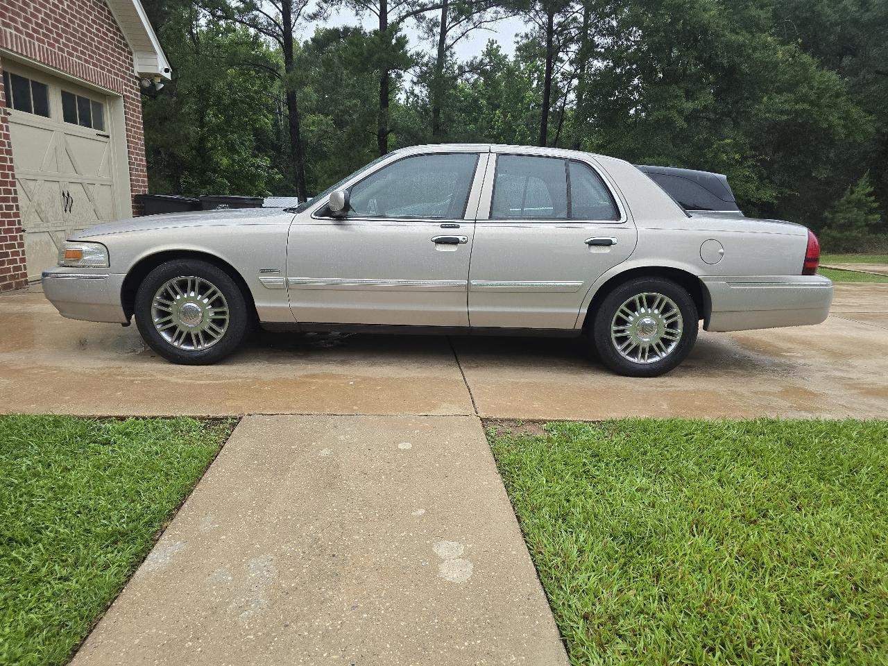 Mercury Grand Marquis LS 2009