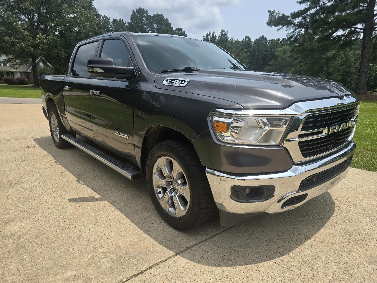 RAM 1500 Big Horn Crew Cab SWB 4WD 2020