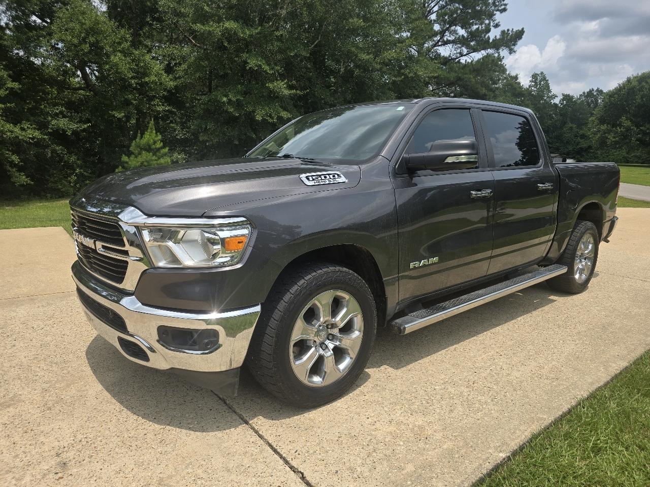 RAM 1500 Big Horn Crew Cab SWB 4WD 2020