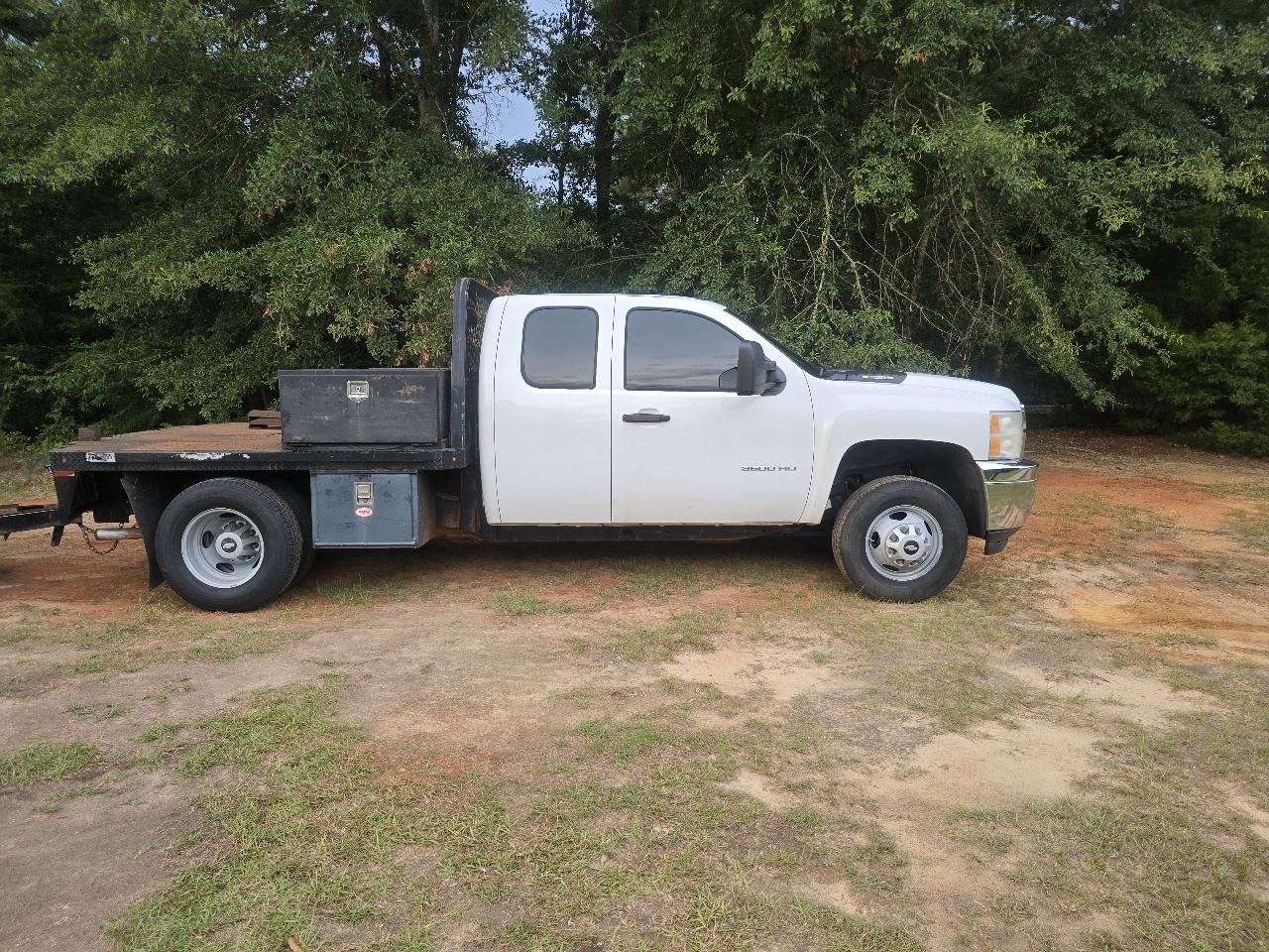 Chevrolet Silverado 3500HD 2WD Ext Cab 158.2" DRW Work Truck 2011