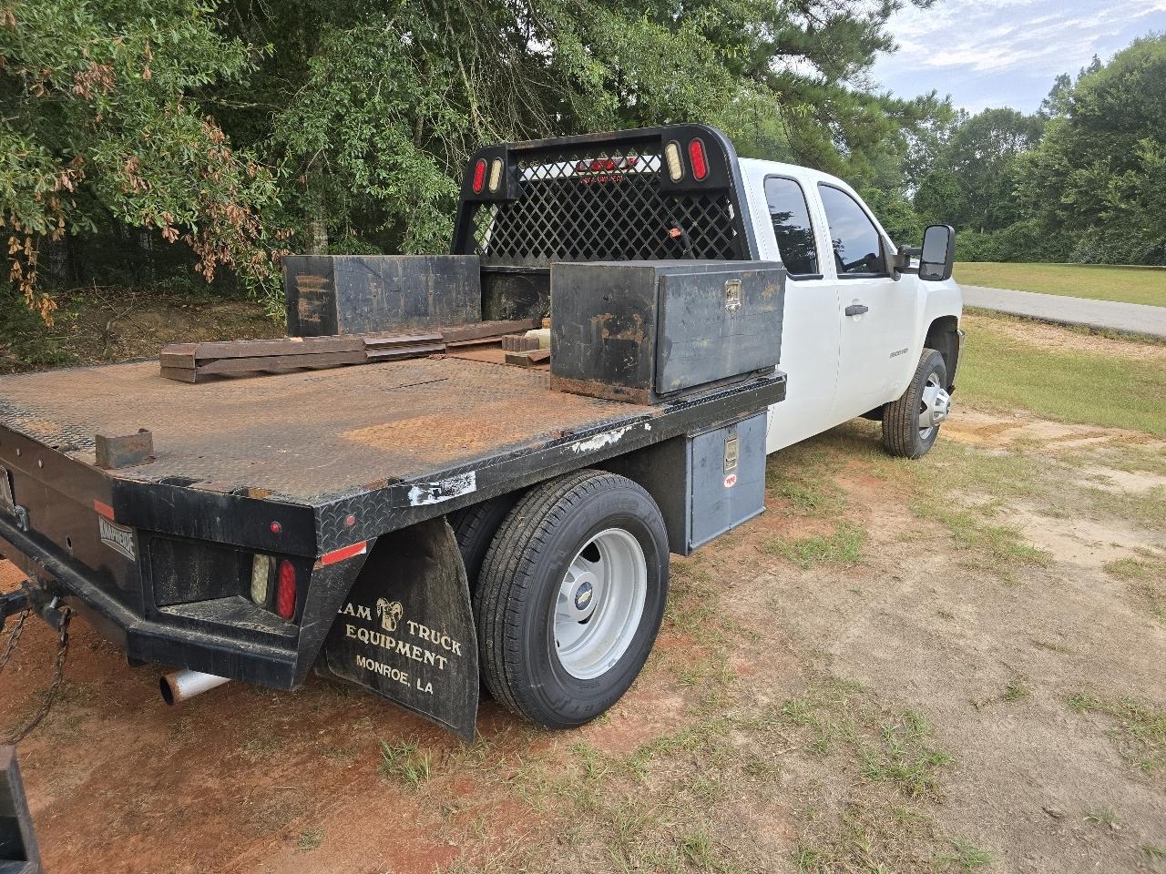 Chevrolet Silverado 3500HD 2WD Ext Cab 158.2" DRW Work Truck 2011