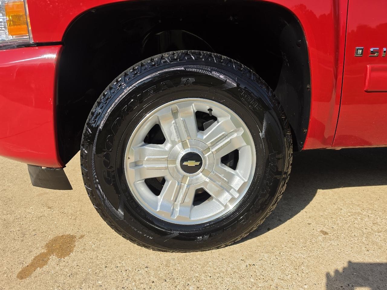 Chevrolet Silverado 1500 2WD Crew Cab 147" LTZ 2009