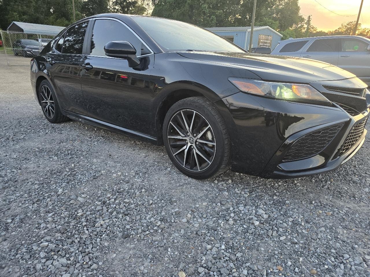 Toyota Camry SE 2021