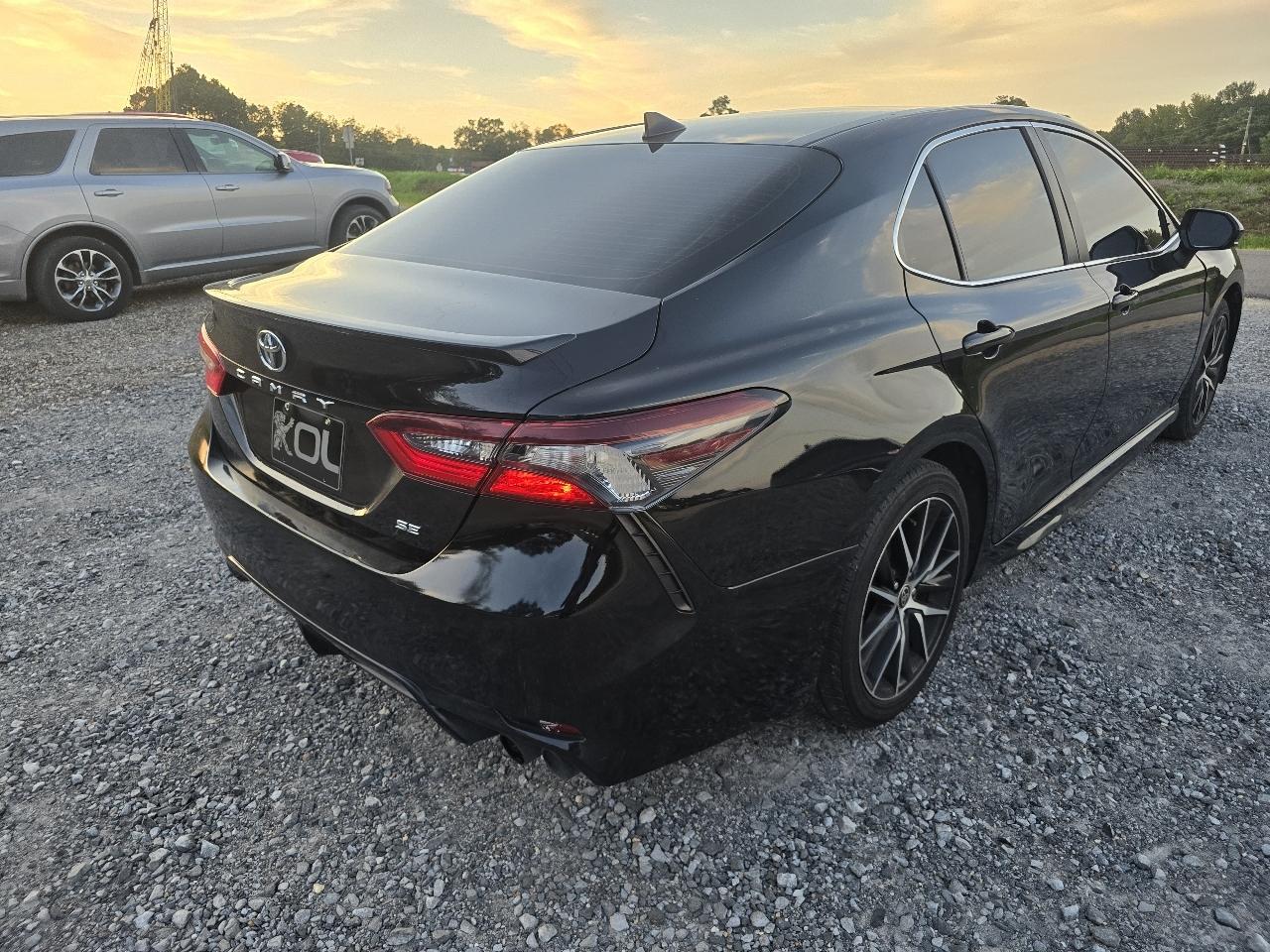 Toyota Camry SE 2021