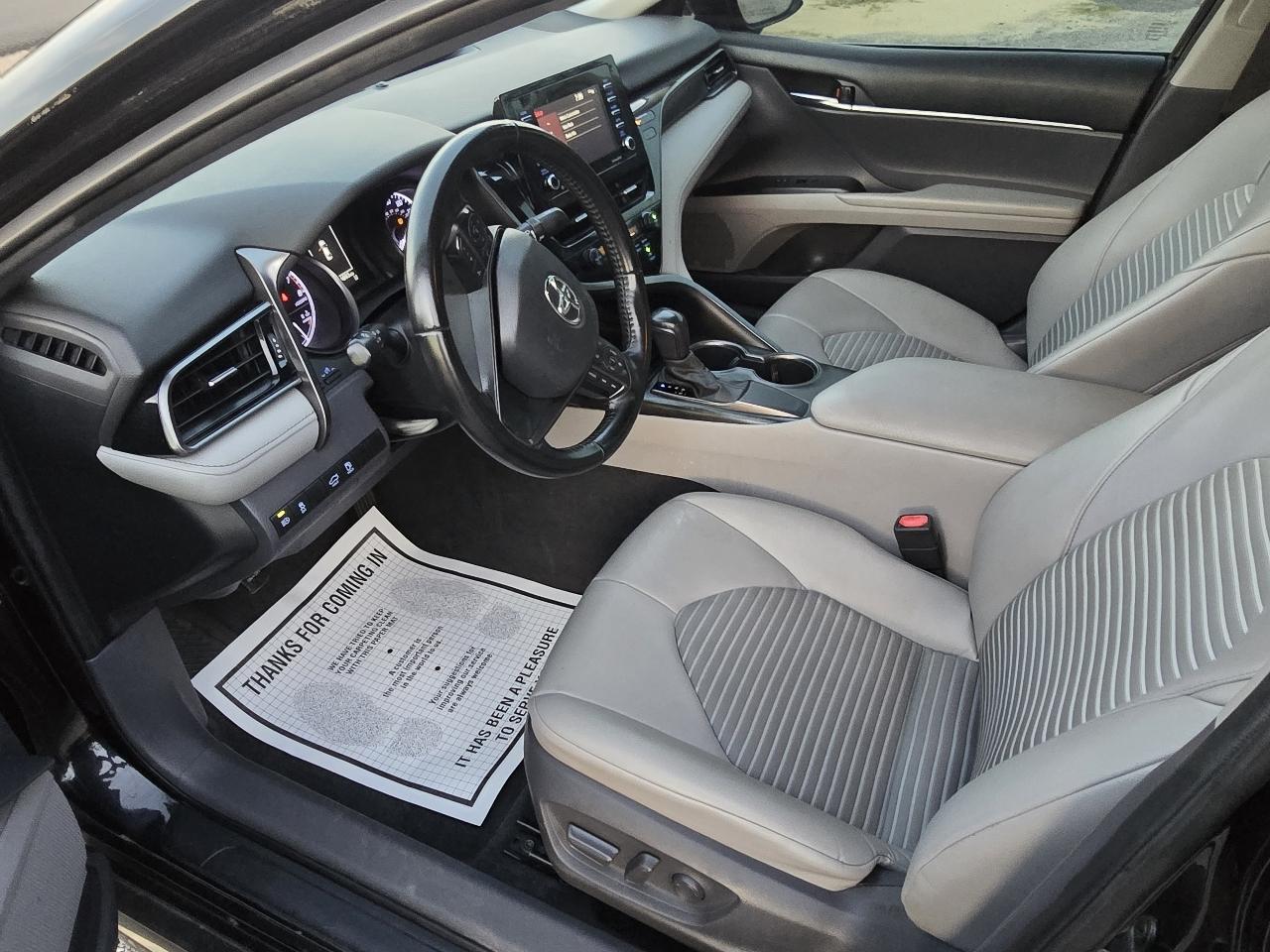 Toyota Camry SE 2021