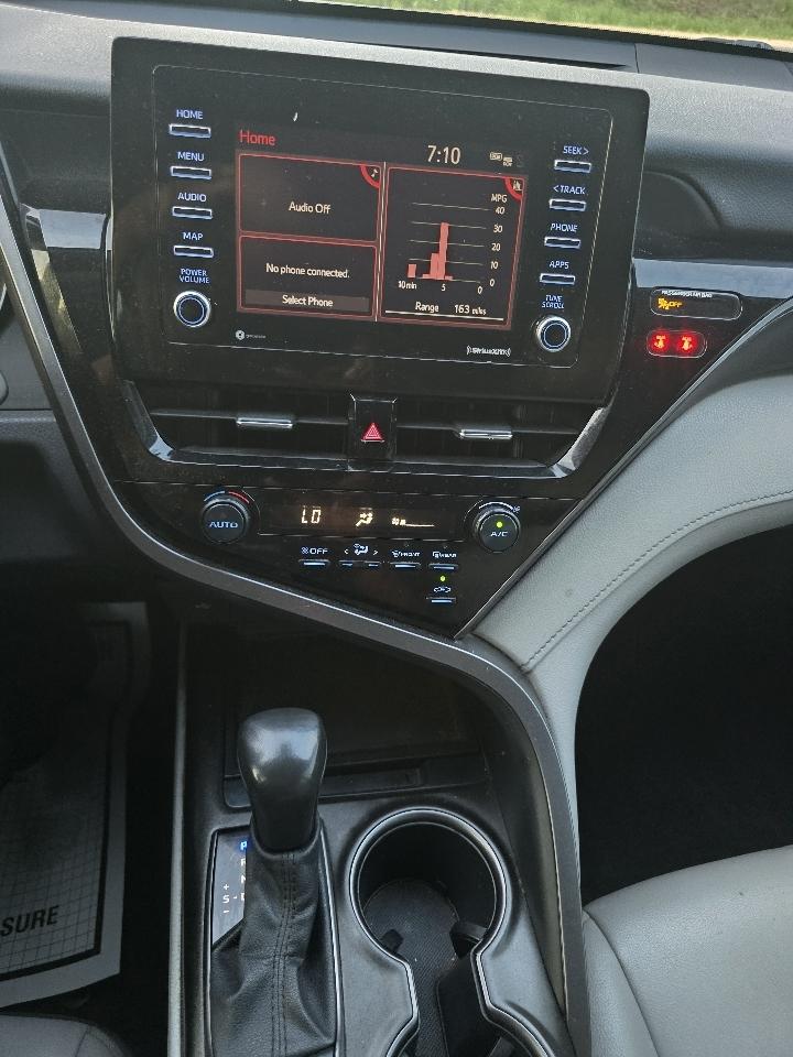 Toyota Camry SE 2021