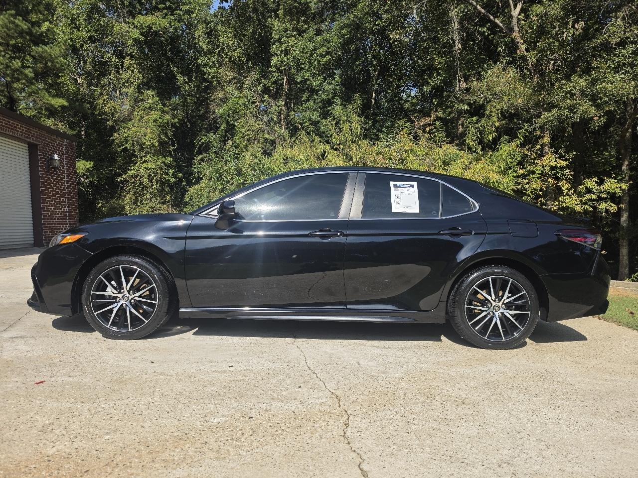 Toyota Camry SE 2021