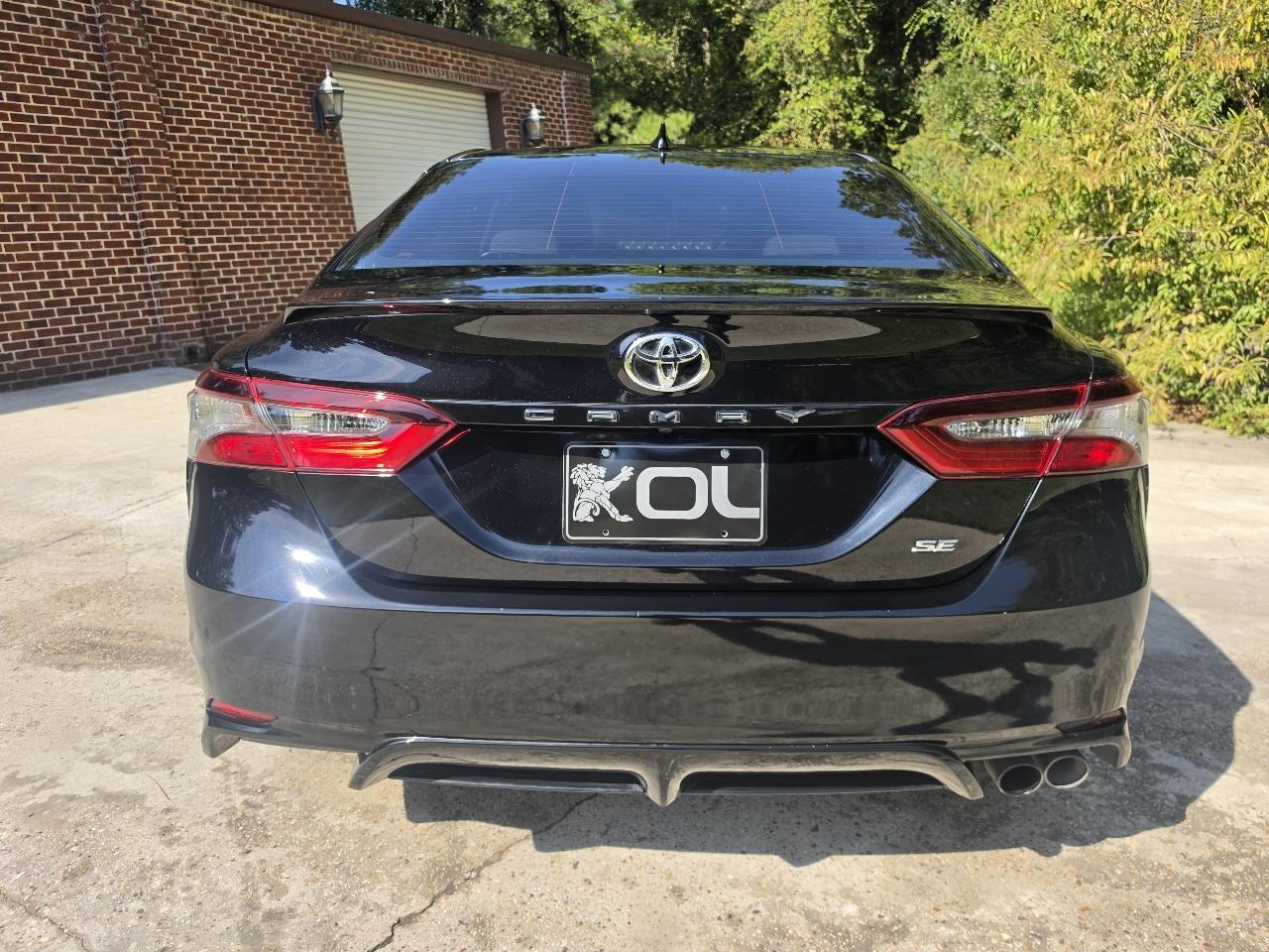 Toyota Camry SE 2021
