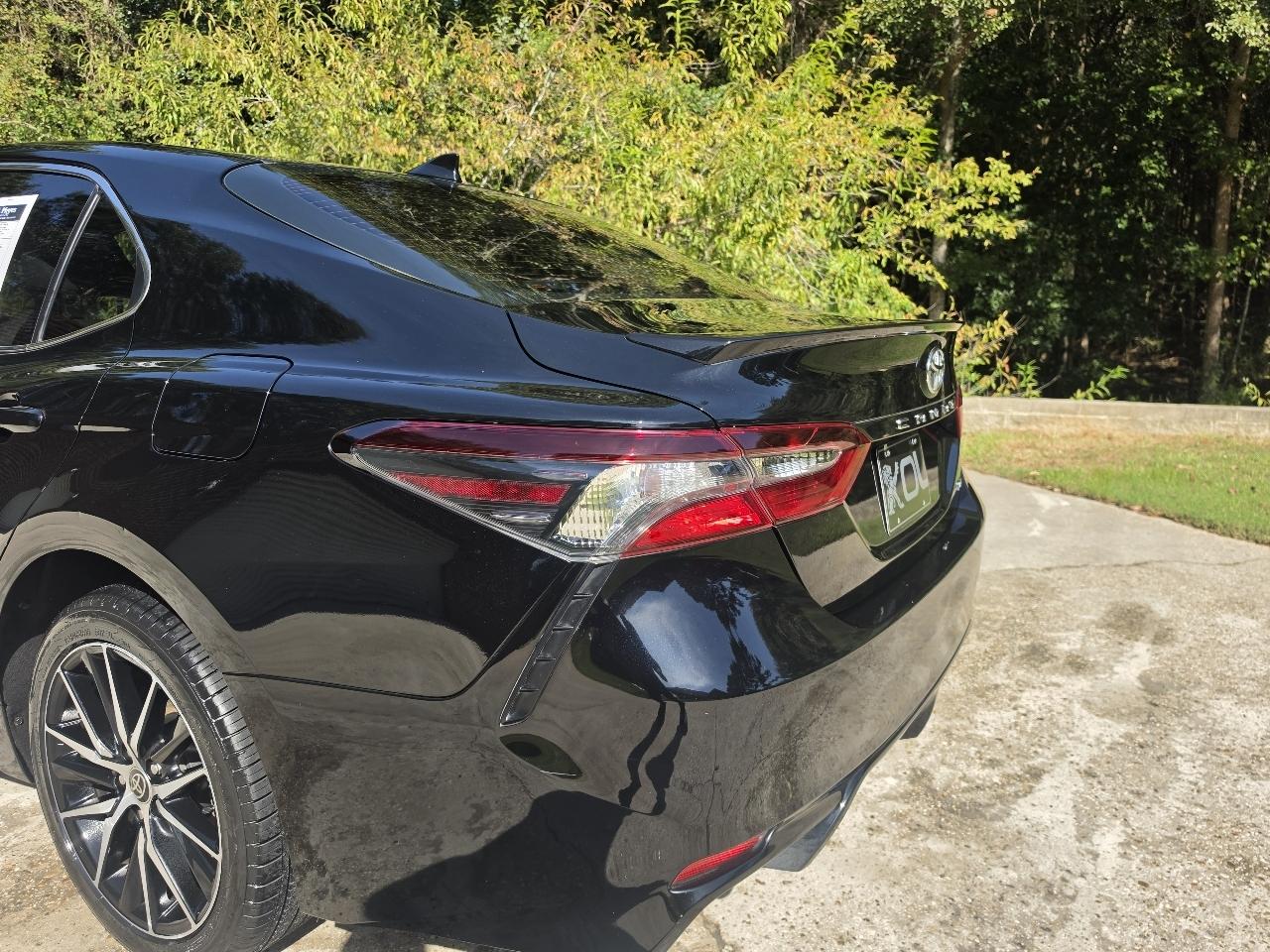 Toyota Camry SE 2021