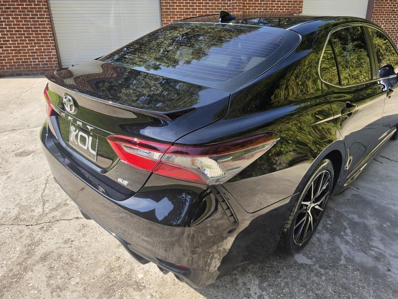 Toyota Camry SE 2021