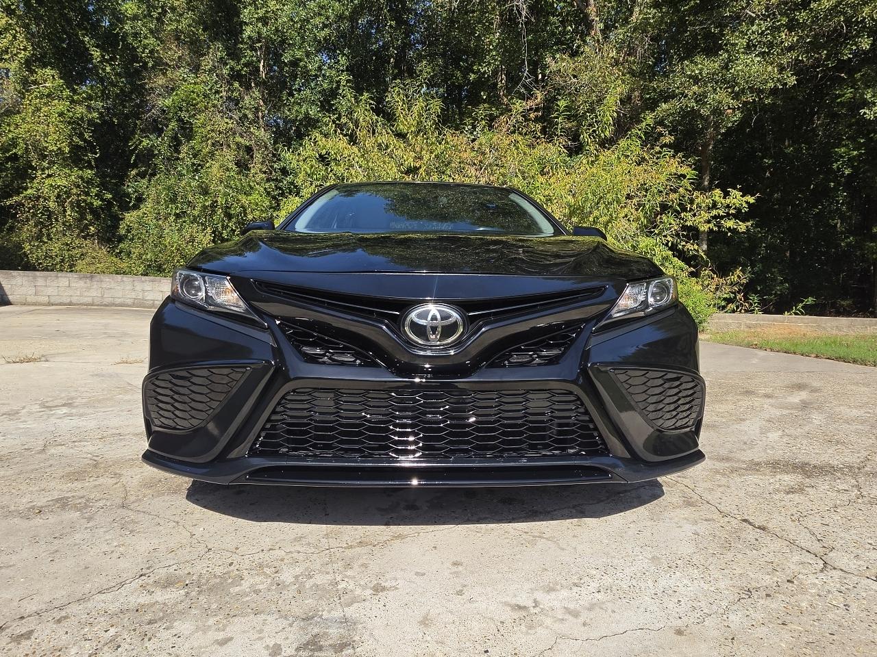 Toyota Camry SE 2021