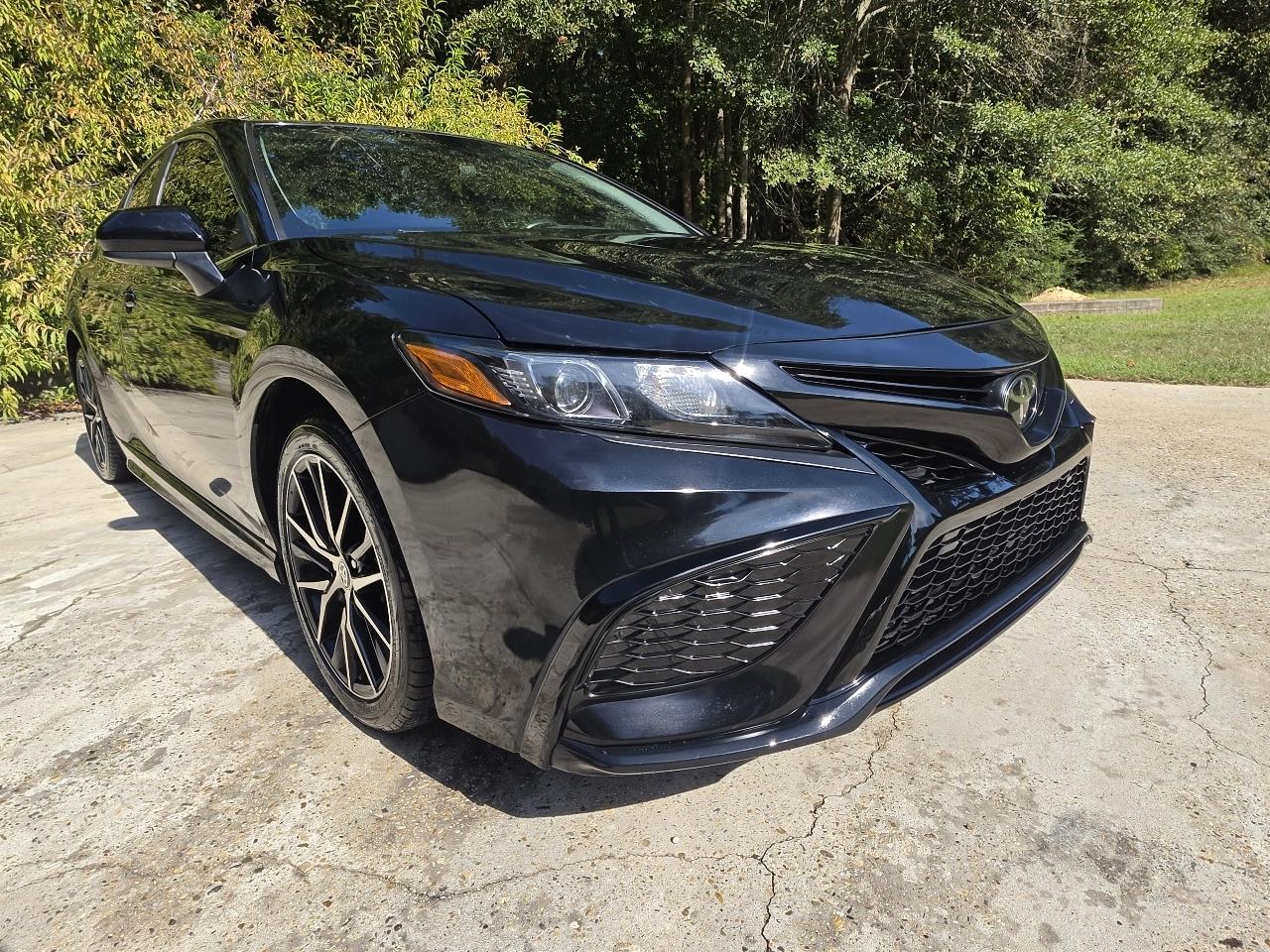 Toyota Camry SE 2021
