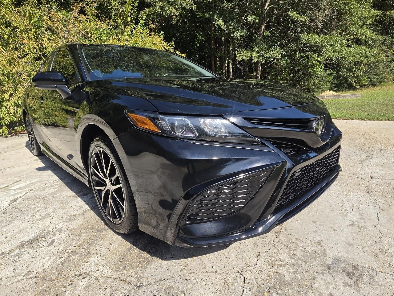 Toyota Camry SE 2021