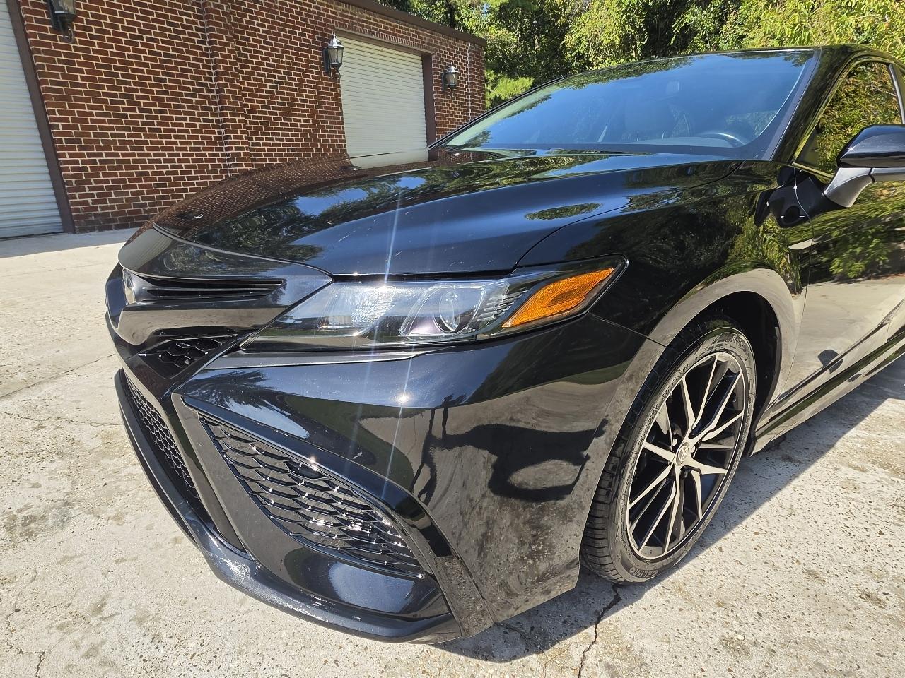 Toyota Camry SE 2021