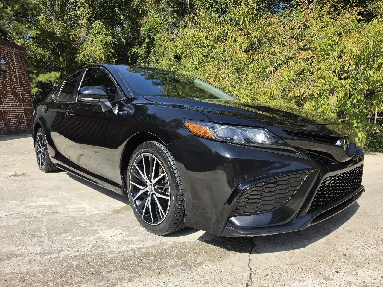 Toyota Camry SE 2021